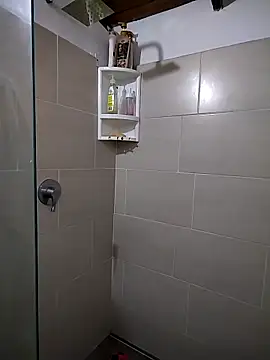 Snapshot of Suzanelee1 chatting on November 11, 1:16 am Suzanelee1 online show from November 11, 1:16 am