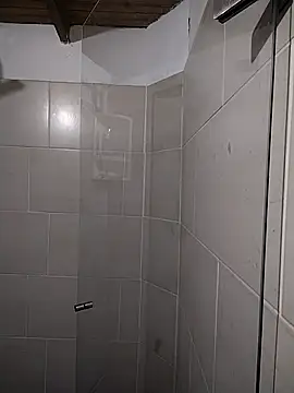 Snapshot of Suzanelee1 chatting on November 30, 10:47 pm Suzanelee1 online show from November 30, 10:47 pm