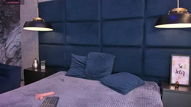 AteneaRoldan online show from November 22, 4:22 am