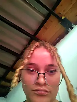 Snapshot of Cherrysweetyx chatting on October 27, 12:53 pm Cherrysweetyx online show from October 27, 12:53 pm