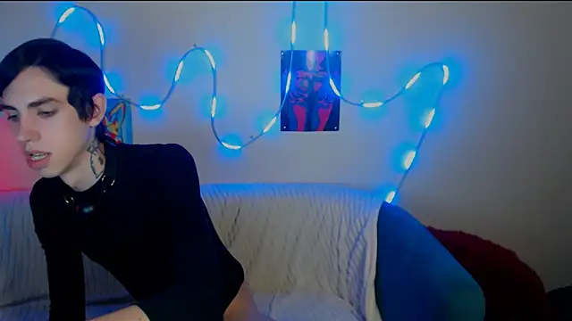 Snapshot of AlexNaughty14 chatting on October 10, 7:40 am AlexNaughty14 online show from October 10, 7:40 am