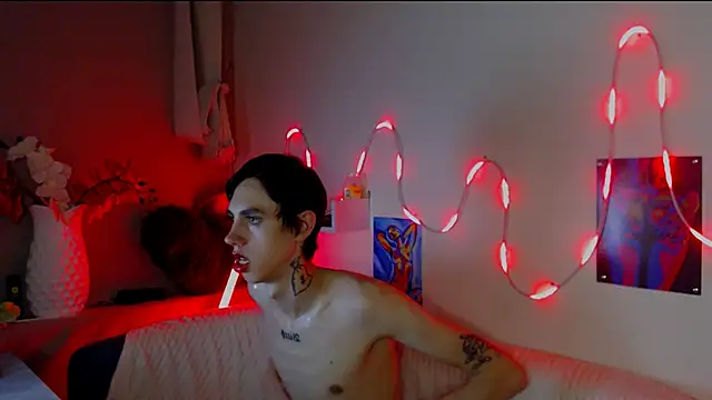 Snapshot of AlexNaughty14 chatting on October 17, 9:12 am AlexNaughty14 online show from October 17, 9:12 am