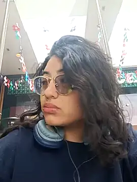 SabrinaV  online show from January 18, 5:17 pm