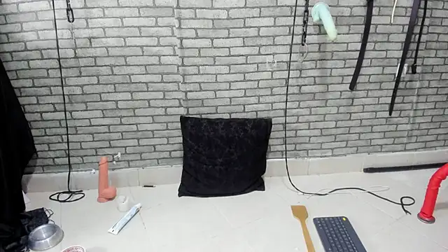 BDSM MEDUZA online show from January 7, 11:40 pm