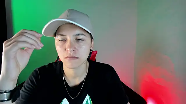 Snapshot of nicocoox chatting on November 4, 1:48 am nicocoox online show from November 4, 1:48 am