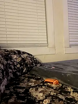 Snapshot of QUEENCALIMOD chatting on November 18, 3:34 am QUEENCALIMOD online show from November 18, 3:34 am