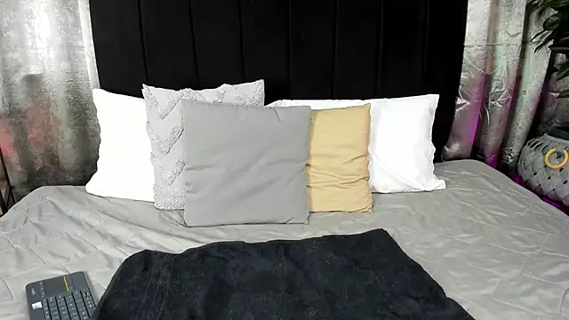 Lenapaul  online show from October 24, 3:58 am