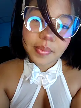 Snapshot of little_onixx chatting on October 31, 12:17 pm little onixx online show from October 31, 12:17 pm