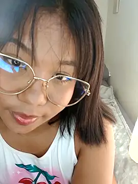 Snapshot of little_onixx chatting on December 20, 1:40 pm little onixx online show from December 20, 1:40 pm