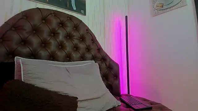Snapshot of noah_blake0 chatting on September 30, 2:38 am noah blake0 online show from September 30, 2:38 am