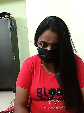 Snapshot of queendivya chatting on October 18, 2:18 pm queendivya online show from October 18, 2:18 pm