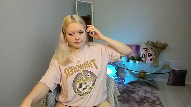 Snapshot of RoseThomas_ chatting on September 28, 5:35 am RoseThomas online show from September 28, 5:35 am