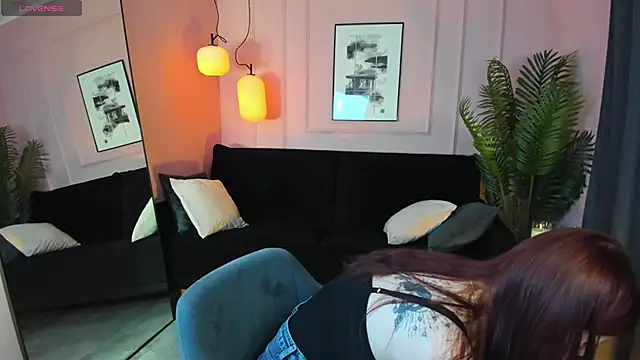 Layla Glam online show from October 19, 1:34 pm