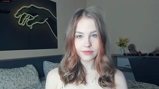 MaliaBourraine online show from April 4, 7:17 am