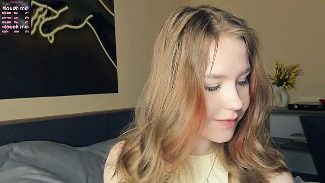 MaliaBourraine online show from April 10, 7:13 am