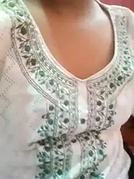 Snapshot of pari_rani7 chatting on November 5, 3:50 am pari rani7 online show from November 5, 3:50 am