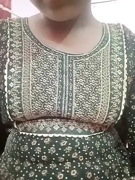 Snapshot of pari_rani7 chatting on November 21, 5:28 am pari rani7 online show from November 21, 5:28 am