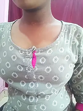 Snapshot of pari_rani7 chatting on December 1, 5:45 am pari rani7 online show from December 1, 5:45 am