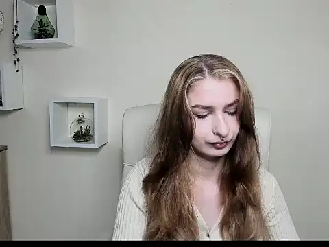 NinaBlond1 online show from October 16, 5:52 am