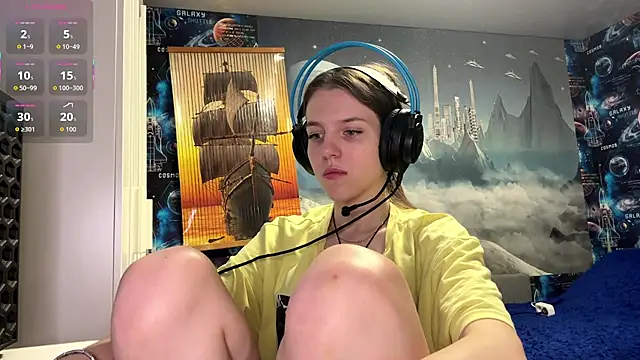 Snapshot of Elira_Breeze chatting on December 15, 3:27 pm Elira Breeze online show from December 15, 3:27 pm