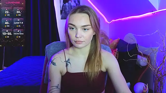 Snapshot of KitsyMoore chatting on October 15, 1:11 pm KitsyMoore online show from October 15, 1:11 pm