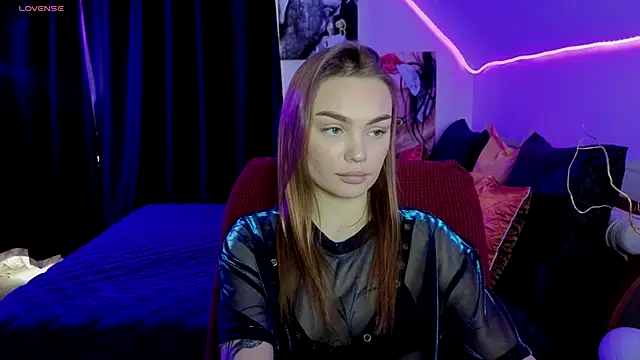 Snapshot of KitsyMoore chatting on October 25, 1:29 pm KitsyMoore online show from October 25, 1:29 pm