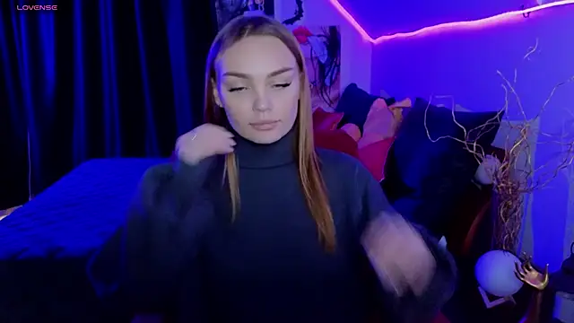 Snapshot of KitsyMoore chatting on November 21, 1:10 pm KitsyMoore online show from November 21, 1:10 pm