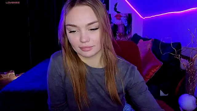 Snapshot of KitsyMoore chatting on November 29, 1:03 pm KitsyMoore online show from November 29, 1:03 pm