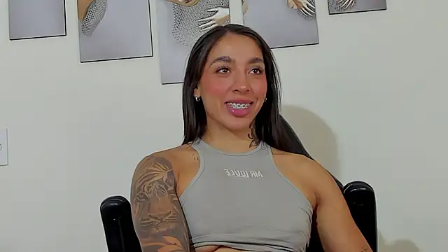 KAYLA BATISTA  online show from March 22, 3:48 pm