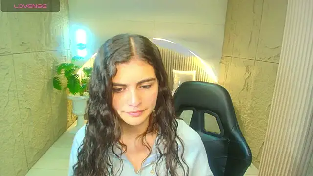 dany r  online show from December 5, 1:20 pm