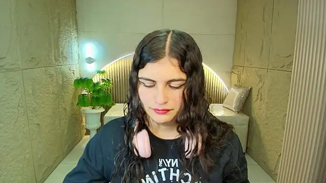 dany r  online show from March 28, 12:49 pm