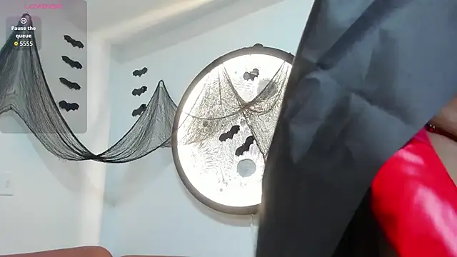 Isabella-Rosssi online show from October 31, 4:46 am