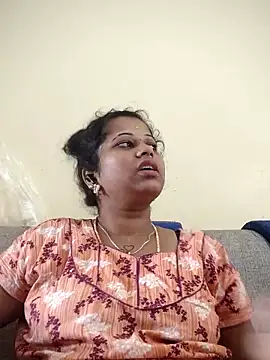 sweetqueen143 online show from October 14, 4:35 am