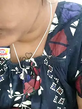 sweetqueen143 online show from February 12, 6:08 am