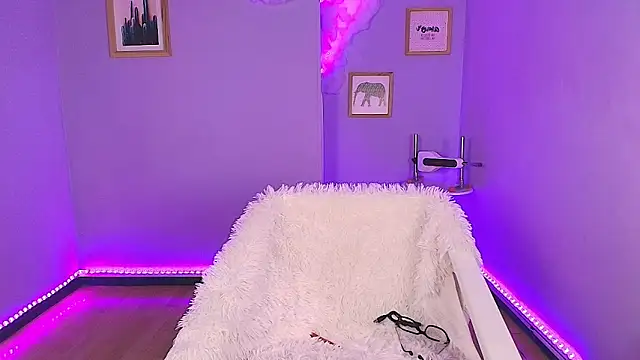 cat nasty online show from February 3, 3:17 pm