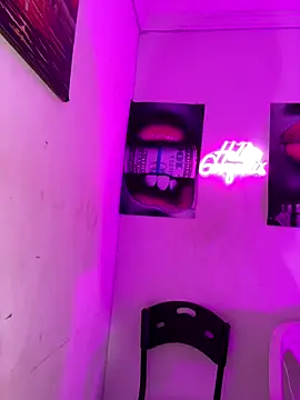 becca wilsson online show from November 24, 10:04 am