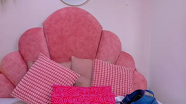 MyApril   online show from November 14, 11:42 am