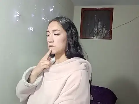 Snapshot of Miia__strog chatting on December 15, 2:27 am Miia strog online show from December 15, 2:27 am