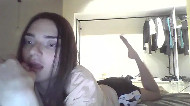Snapshot of Luna_Samosienko chatting on September 25, 6:33 pm Luna Samosienko online show from September 25, 6:33 pm