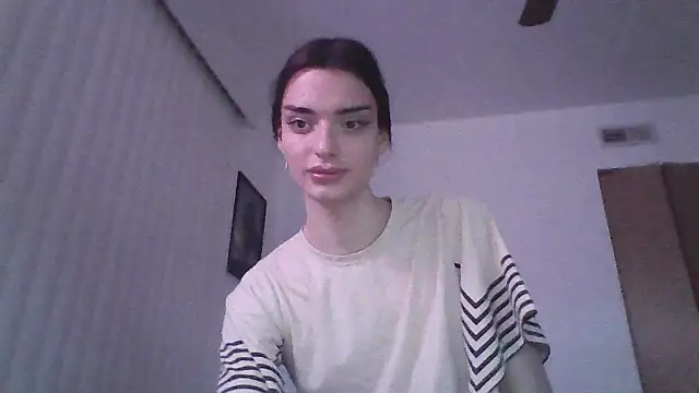 Snapshot of Luna_Samosienko chatting on October 4, 10:35 am Luna Samosienko online show from October 4, 10:35 am