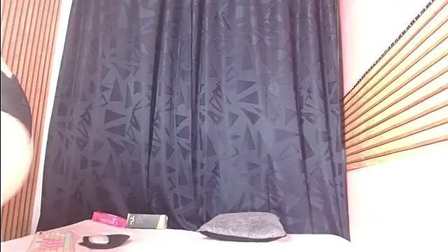 Snapshot of Melii_idalgo chatting on November 28, 3:09 am Melii idalgo online show from November 28, 3:09 am