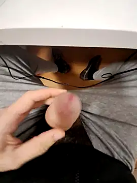 Snapshot of mecumming2 chatting on October 31, 11:00 am mecumming2 online show from October 31, 11:00 am