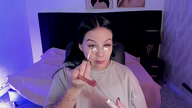 Snapshot of camiladuke7 chatting on October 18, 7:47 pm camiladuke7 online show from October 18, 7:47 pm