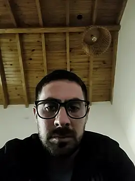 Snapshot of coherro3 chatting on October 28, 2:15 am coherro3 online show from October 28, 2:15 am