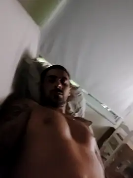 Snapshot of coherro3 chatting on December 18, 1:44 am coherro3 online show from December 18, 1:44 am