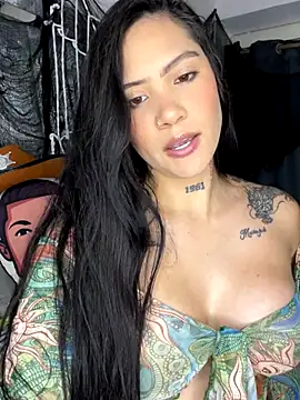 Snapshot of liahouses chatting on October 26, 1:11 am liahouses online show from October 26, 1:11 am