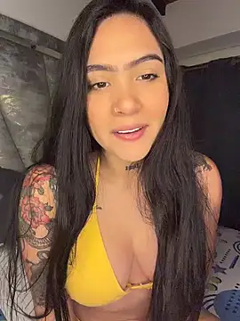 Snapshot of liahouses chatting on February 5, 12:04 am liahouses online show from February 5, 12:04 am