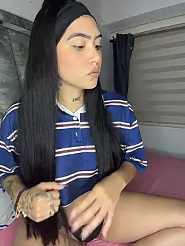 Snapshot of liahouses chatting on February 16, 11:56 pm liahouses online show from February 16, 11:56 pm