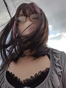 Snapshot of takusaki223 chatting on October 28, 3:54 am takusaki223 online show from October 28, 3:54 am