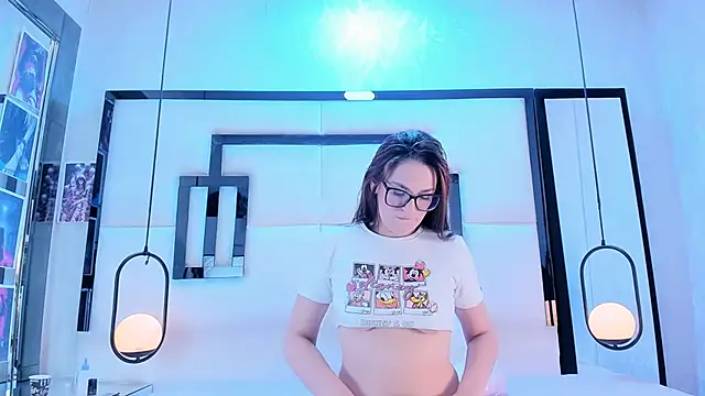 SerenaWild1 online show from October 5, 5:06 am